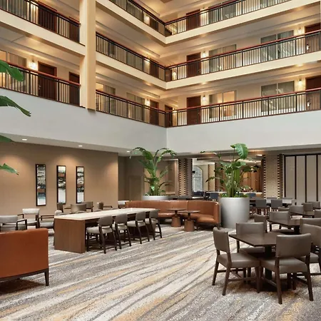 Embassy Suites By Hilton Cleveland Rockside-3